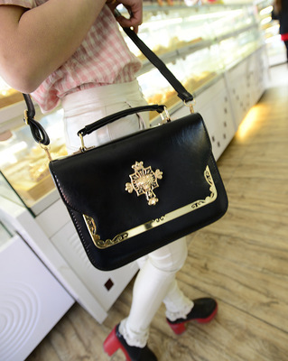 2014新款复古时尚邮差包 潮流女包选购指南